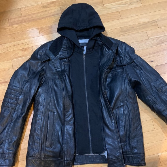 Men’s Danier XL Moto black leather jacket; removable hood zippered insert - Picture 3 of 7